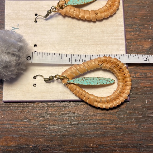 B2GOFREE 🍭New Handmade Fishhook Earrings - Picture 2 of 3